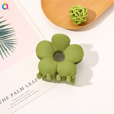 Bomboane simple, flori colorate, ac de păr, clemă pentru coadă de cal pentru dama