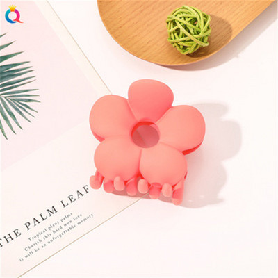 Bomboane simple, flori colorate, ac de păr, clemă pentru coadă de cal pentru dama