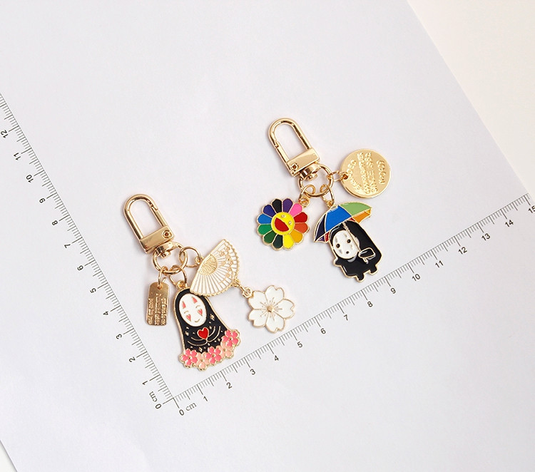 Desene animat Japonia Anime Spirited Away Breloc pentru femei Breloc Inel Geanta masina Pendent Charm Accesorii Airpods D375