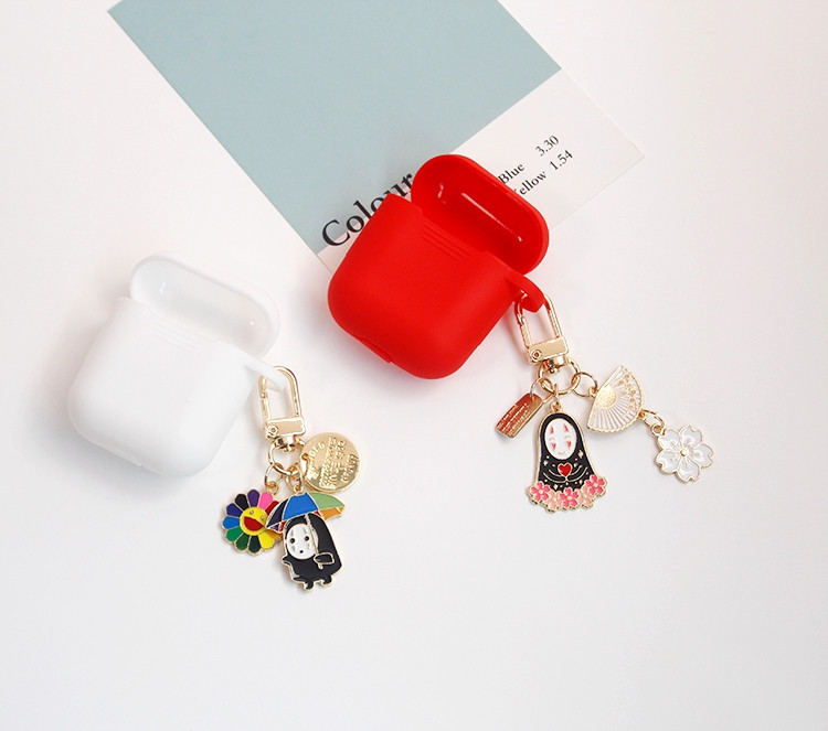 Desene animat Japonia Anime Spirited Away Breloc pentru femei Breloc Inel Geanta masina Pendent Charm Accesorii Airpods D375