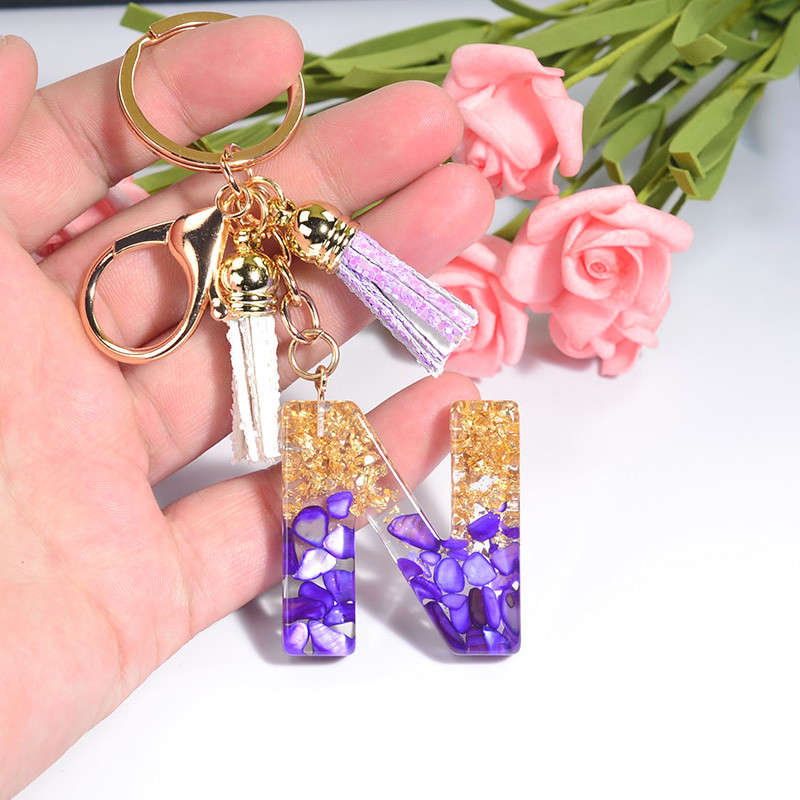 Brelocuri rafinate din rășină cu 26 de litere Brelocuri pentru femei, de culoare auriu violet, ornamente pentru genți, accesorii, brelocuri cu ciucuri