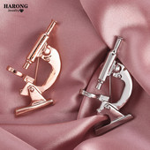 Klasikinio mikroskopo atvarto sagės smeigtukai Medicininės įrangos metalinis emalio smeigtukas slaugytojui daktarui studentui kasdienių papuošalų kuprinės sagė