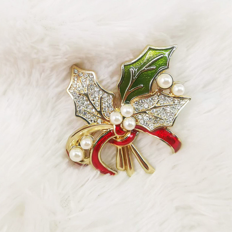 Új, kézzel készített zománcozott karácsonyi ünnepi ajándék Qrnaments Holly Leaf Pearl bross