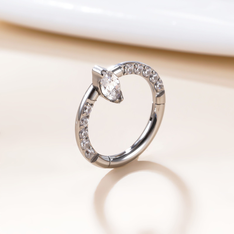G23 Titanium Side CZ Pave Side Marquise Stone Center Csuklós szegmens karikagyűrűk Orrgyűrű Clicker Labret Ear Tragus Piercing