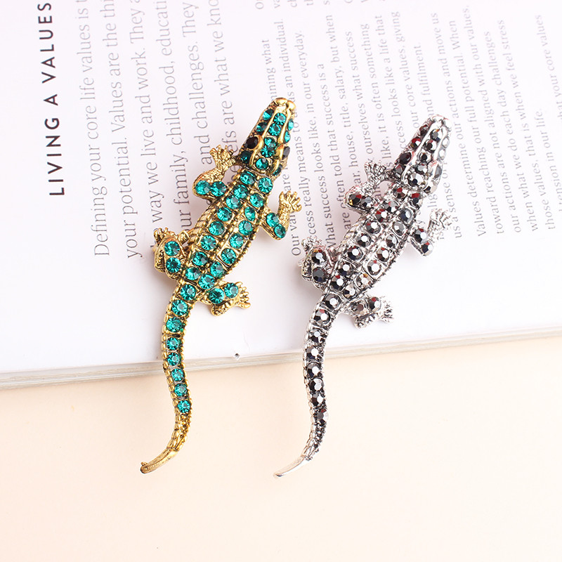 Pomlee zöld strasszos krokodil brossok nőknek Vivid Aniamal Pin Vintage mozgó gyíktű Jó ajándék karácsonyi ajándék