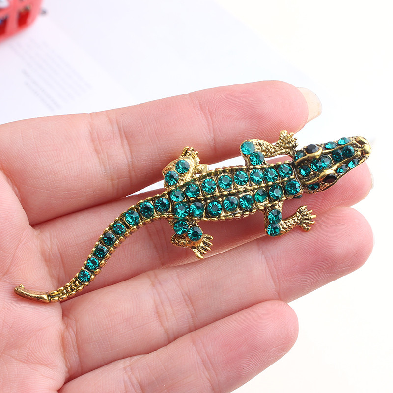 Pomlee zöld strasszos krokodil brossok nőknek Vivid Aniamal Pin Vintage mozgó gyíktű Jó ajándék karácsonyi ajándék