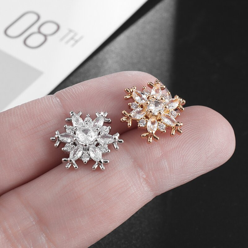 Új divat, kifinomult fényes hópehely berakásos teljes cirkon kis bross Elegáns női ing mandzsetta bross