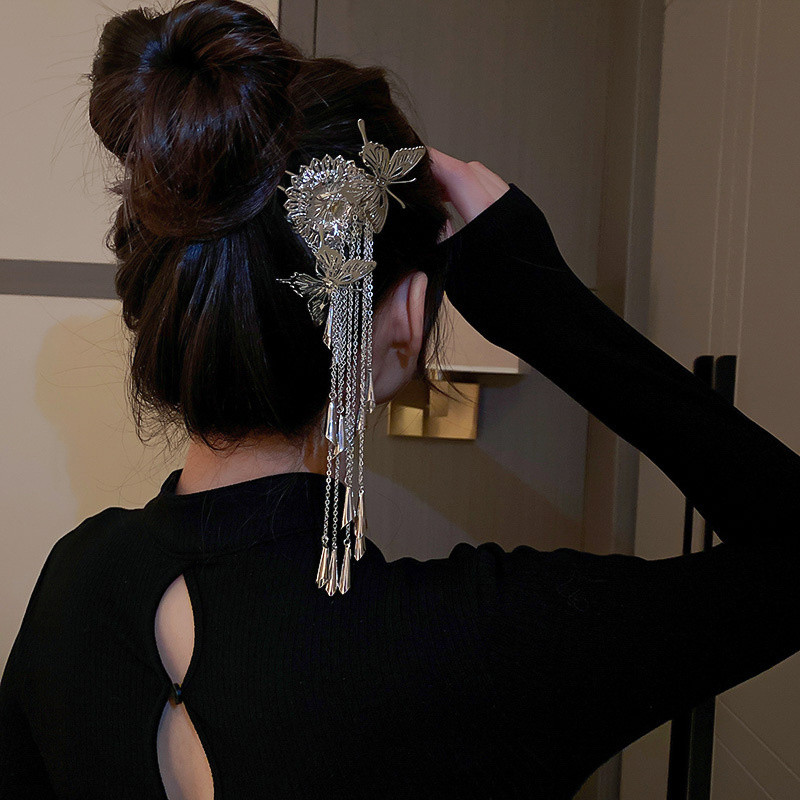 FYUAN Vintage Butterfly Flawer hajtűk nőknek Kitűnő hosszú Tassel fejfedők esküvői haj kiegészítők
