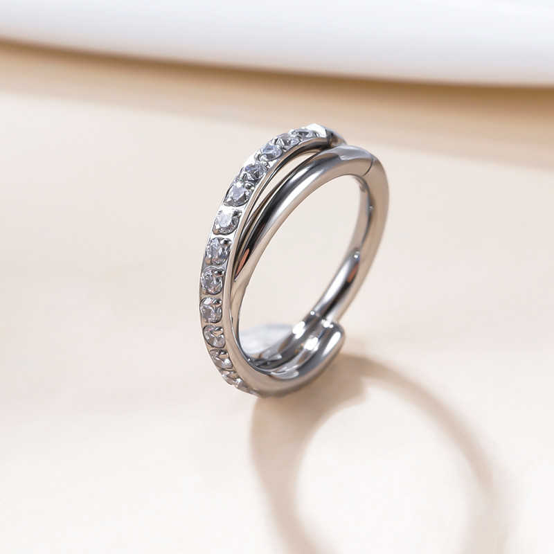 Bijuterii de corp din titan G23 Alternativ CZ Pave Fața Segment cu balamale Inel pentru nas Clicker Labret Ureche Tragus Cartilage Piercing