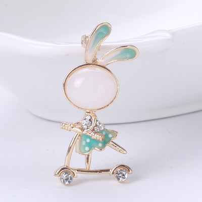Broșe de iepuraș pe skateboard pentru femei, ace de iepure de desene animate, bijuterii pentru animale, accesorii pentru copii, cadou zilnic de petrecere