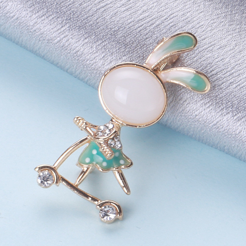 Broșe de iepuraș pe skateboard pentru femei, ace de iepure de desene animate, bijuterii pentru animale, accesorii pentru copii, cadou zilnic de petrecere