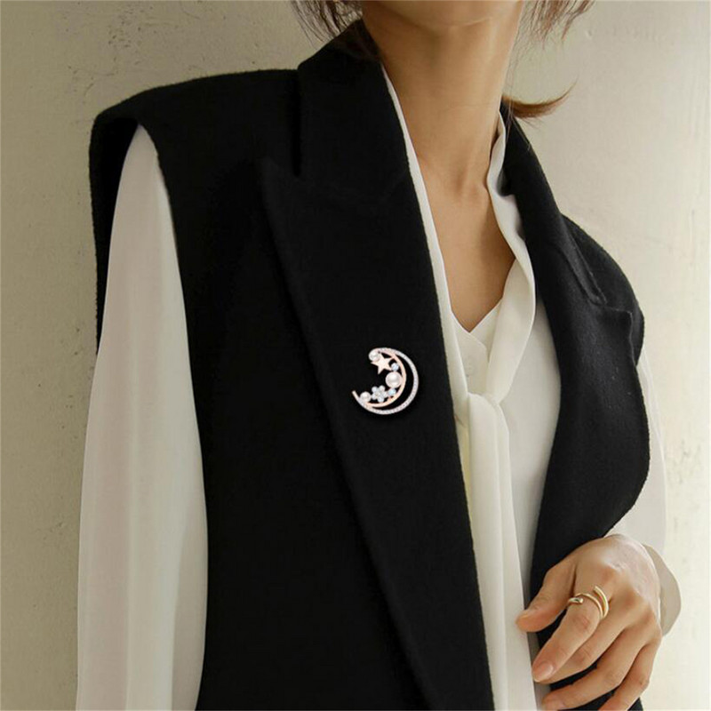 Nouă broșă elegantă cu perle de lună cu stras pentru femei, steaua de cristal, ace de rever, bijuterii de modă coreeană, accesorii pentru îmbrăcăminte