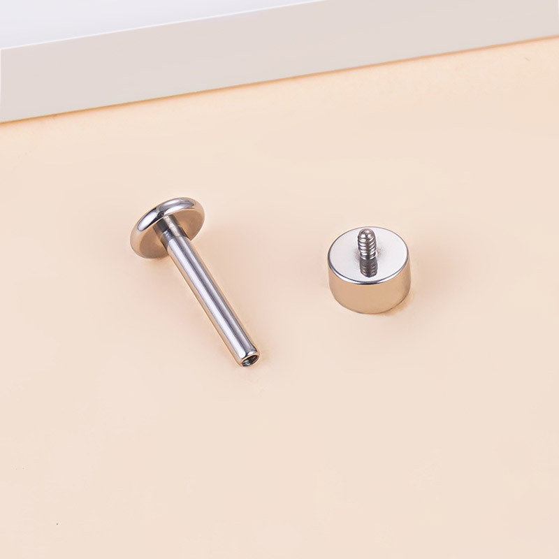 ASTM F136 Titán fülcsavarok Labret Stud CZ Kerek Tragus ajakgyűrű fülporc fülbevaló piercing ajak ékszer testékszer piercing