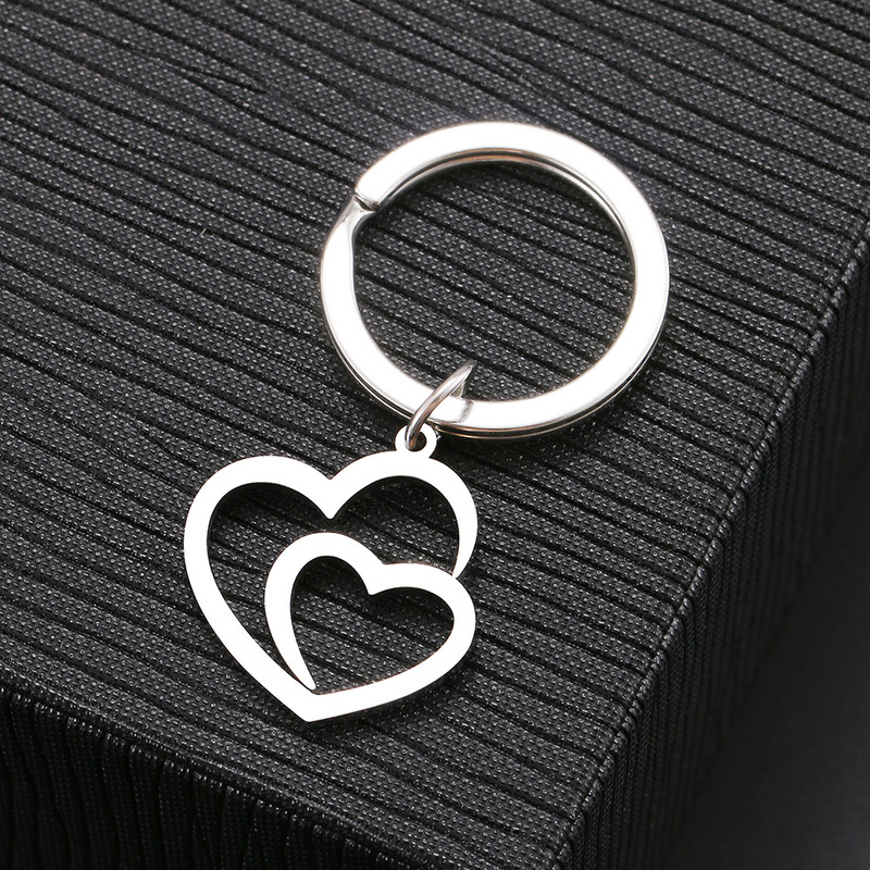Breloc din oțel inoxidabil Inimă suprapusă de culoare argintie Breloc de modă pentru chei de mașină Pandantiv pentru femei Bărbați Bijuterii Cadouri NOU