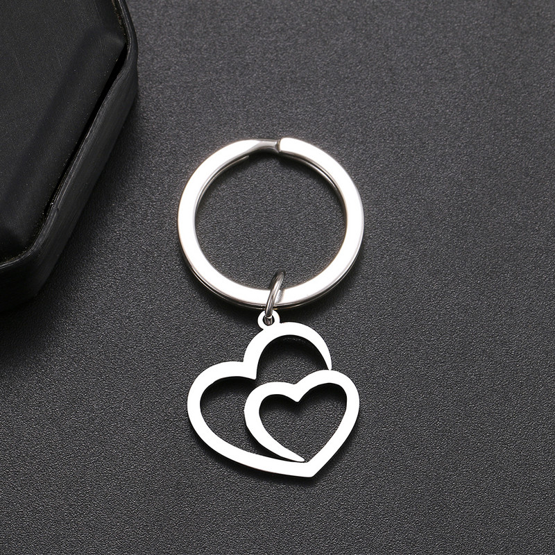 Breloc din oțel inoxidabil Inimă suprapusă de culoare argintie Breloc de modă pentru chei de mașină Pandantiv pentru femei Bărbați Bijuterii Cadouri NOU