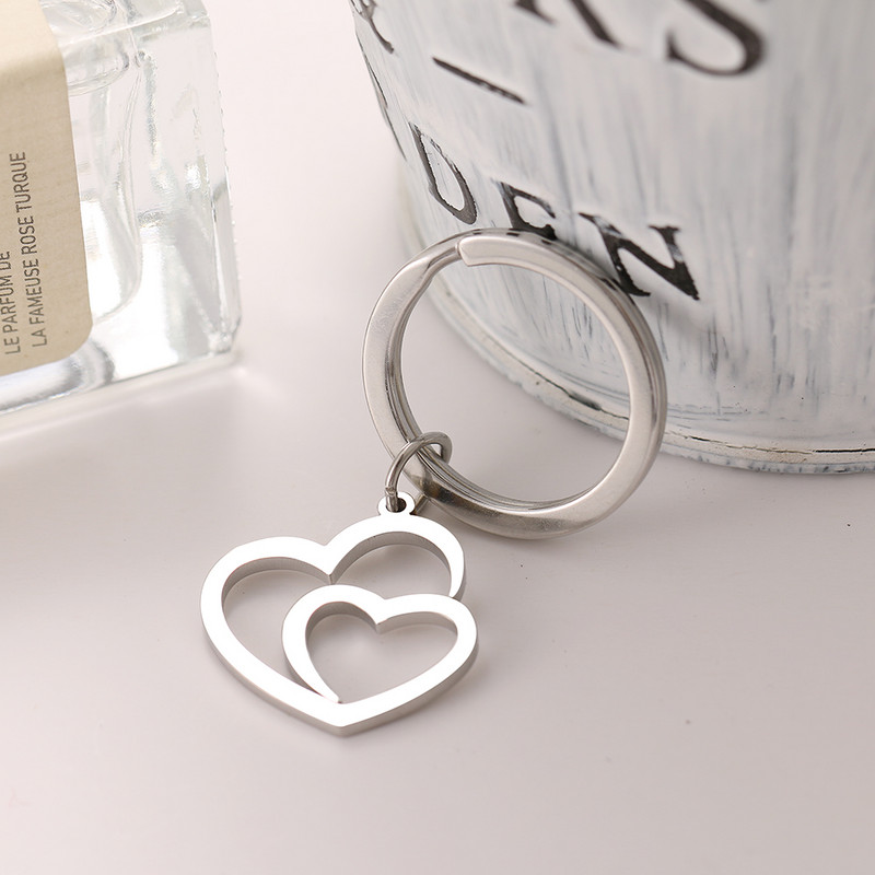 Breloc din oțel inoxidabil Inimă suprapusă de culoare argintie Breloc de modă pentru chei de mașină Pandantiv pentru femei Bărbați Bijuterii Cadouri NOU