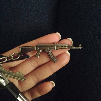 Мъжки Counter Strike M4A1 AK47 пистолет ключодържател Sniper Awp CS GO ключодържател пръстен чанта кола дрънкулка мъжки бижута парти подарък сувенири