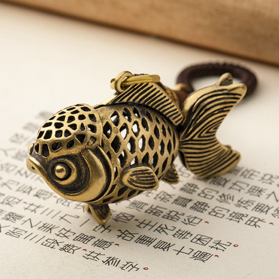 Retro sárgaréz Lucky Fish zsinór medál függő ékszer Kézzel készített szőtt kötél kulcstartók Bűbájok autós kulcstartók medálok nyaklánchoz