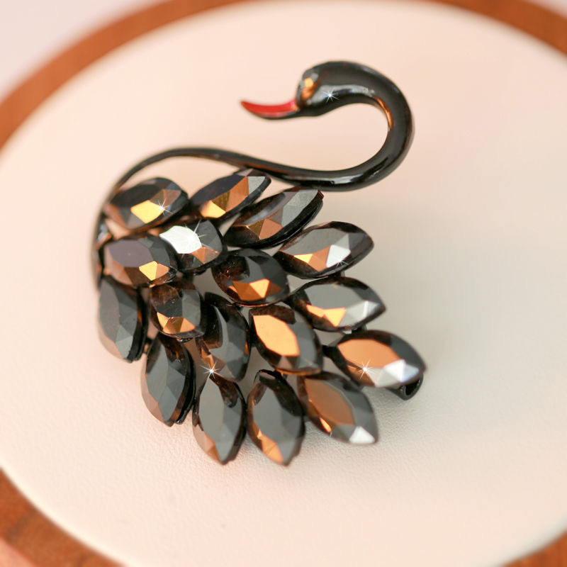 Broșă de înaltă calitate Lebădă Animal negru cu strasuri de rever Broșe de lebădă Designer pentru femei Rochii Accesorii de nuntă de vară