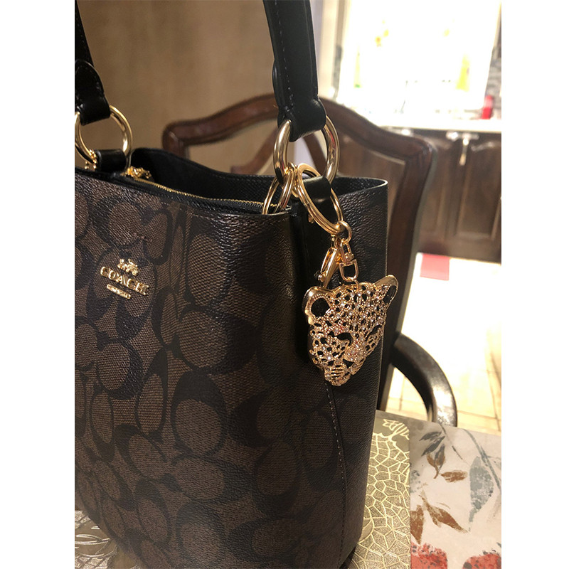 Breloc cu cireșe de cristal roșu pentru femei Breloc drăguț cu fructe Bărbați Breloc cu pandantiv pentru mașină Breloc pentru geanta pentru fete Bijuterii de modă Accesoriu