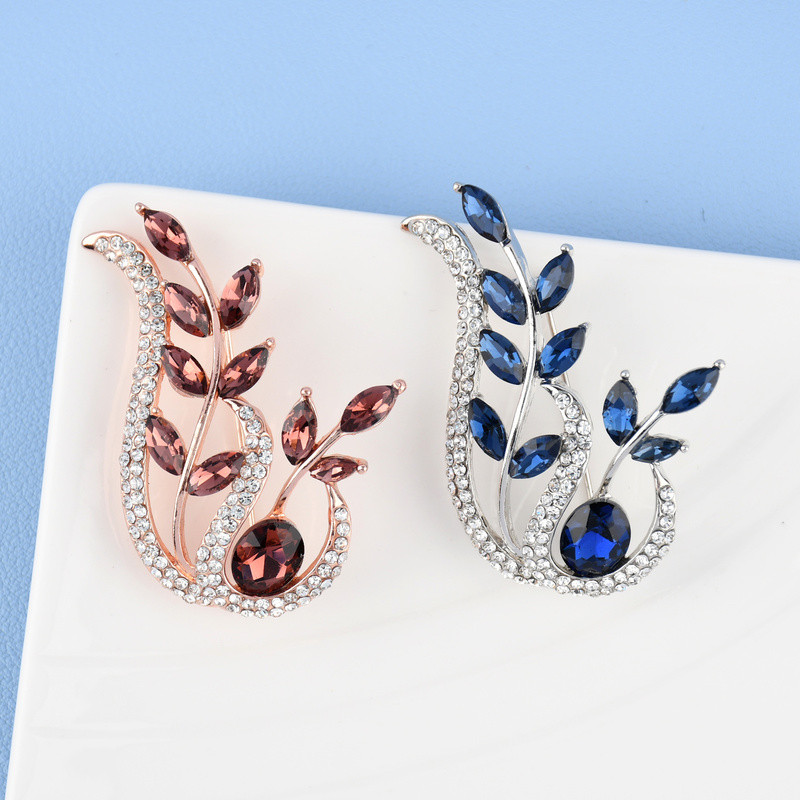 Broșă cu flori de cristal pentru femei Broșe cu flori de un albastru profund Plant Insignă elegantă Bijuterii Pin pentru petrecere de nuntă Cadouri