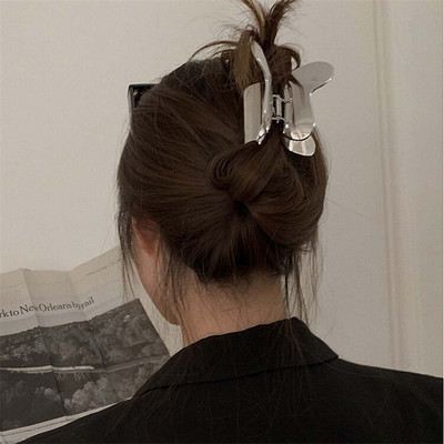 HangZhi 2022 Punk Neregulat Metal Sens de lux Linie scobită Personalitate exagerată Clip de rechin pentru femei la modă petrecere