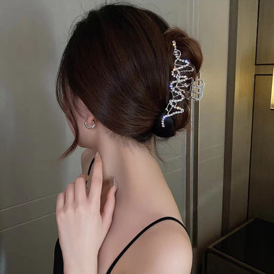 HangZhi 2022 Punk Neregulat Metal Sens de lux Linie scobită Personalitate exagerată Clip de rechin pentru femei la modă petrecere