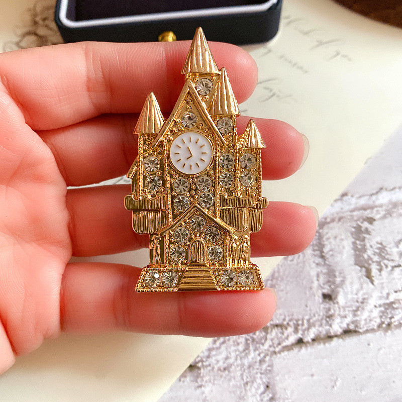 CINDY XIANG broșe castel cu strasuri unisex femei și bărbați broșă broșă modă design nou bijuterii 2 culori disponibile cadou bun