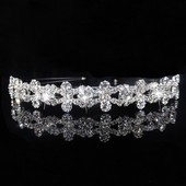 Menyasszony fejdísz Hercegnő hajkiegészítők Báli Korona Lány Elegáns Hajpánt Pearl Crystal Esküvői Haj Kiegészítők Fejpánt