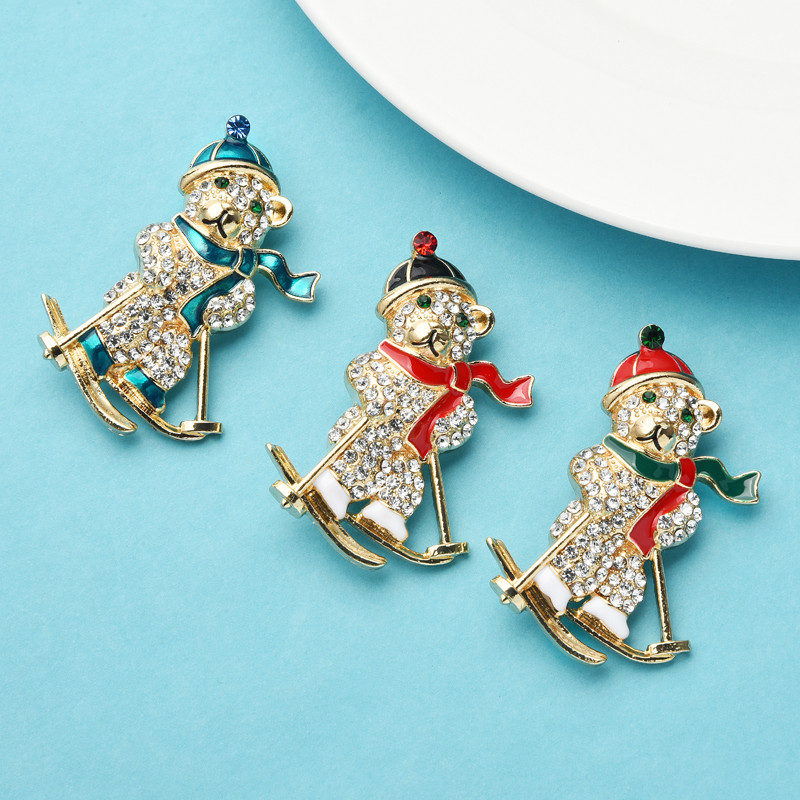 Wuli&baby Sking Bear Broșe Strasuri 3 culori Snowboarding Animal Broșe Anul Nou Femei Bijuterii Cadouri