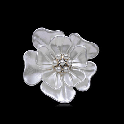 Női Elegáns Kamélia Virág Bross Pin Pearl Fehér Virág Brossok Női Divat Selyem Sál Féktűs Ékszerek Lányoknak Ajándék