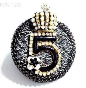 Brand Design Crystal Crown Broșe c No.5 Broșe pentru femei Strass Cruce Cuz broșă Broșă Retro Circle Pin Bijuterii
