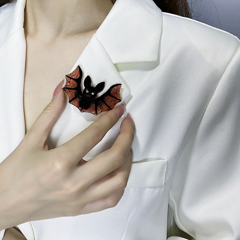 Rankų darbo segtukai pagal užsakymą Helovino šikšnosparnis Ežiukas Sagės Krepšys Atvartas Animacinių filmų Gyvūnų Ženklelis Papuošalai Dovana Vaikų Draugams