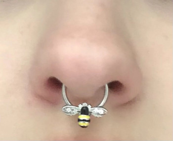 1 PC Дизайн на прилеп CZ Crystal Nose Ring 316L неръждаема стомана Преграда Clicker 16G Ухо Трагус хрущял Daith Пиърсинг Бижута 8MM