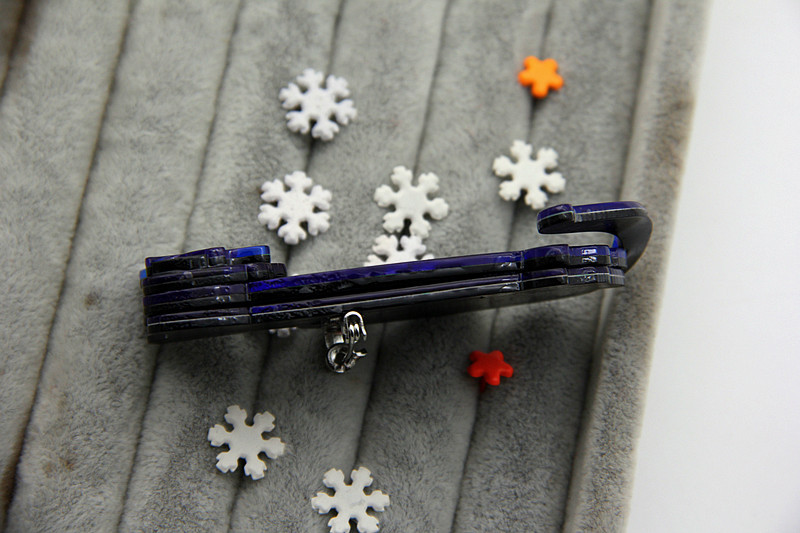 Fish Sheep Lovely Blue Acrilic Pisici Broșe pentru femei Articole din rășină Animal Femeie Broșă și ace Insigne Bijuterii Cadouri de Anul Nou