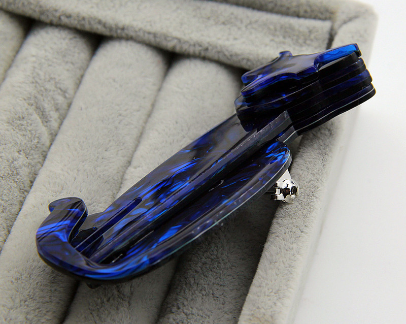 Fish Sheep Lovely Blue Acrilic Pisici Broșe pentru femei Articole din rășină Animal Femeie Broșă și ace Insigne Bijuterii Cadouri de Anul Nou