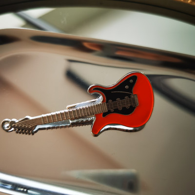 Nová Harajuku roztomilá gitarová kovová sponka do vlasov pre ženy, punková kovová sponka do vlasov s motívom ťažkého priemyslu, sponky do vlasov, dievčenské šperky Y2K