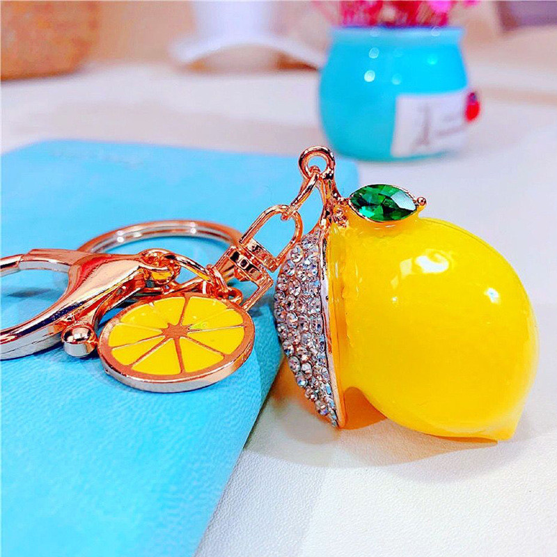 Νέο χαριτωμένο Rhinestone Simulation Fruit Small Lemon Keychain Cartoon Γυναικεία τσάντα αυτοκινήτου Δαχτυλίδι μπρελόκ K5121