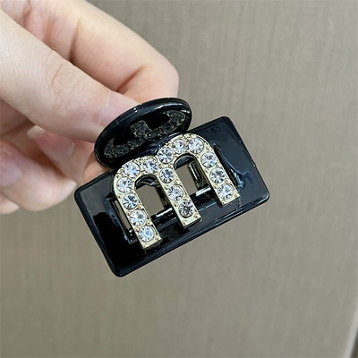 Agrafă pentru coadă de cal pentru fete, 2022, clemă de păr din acrilic, de înaltă calitate, cu strass, litera M, accesorii de păr pentru femei