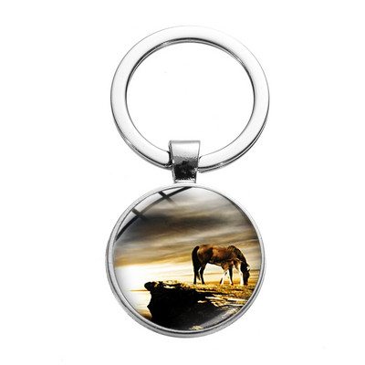 Снимка на кон Ретро пънк ключодържател Див кон Символ на свободата Ключодържател от стъклена сплав Ръчно изработени аксесоари за животни със сребърно покритие