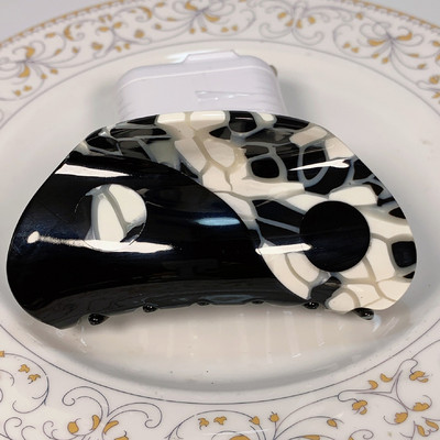 2021 Nou Yin Yang Gheare Acrilic Semicerc Negru Alb Tai Chi Agrafă de păr Agrafă Accesorii pentru păr pentru femei Accesorii pentru păr