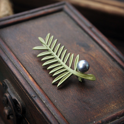 Винтидж брошки с листа от растения за жени Ретро листа Перла Гинко Брошка Игла Корсаж Класически аксесоари за бижута за парти