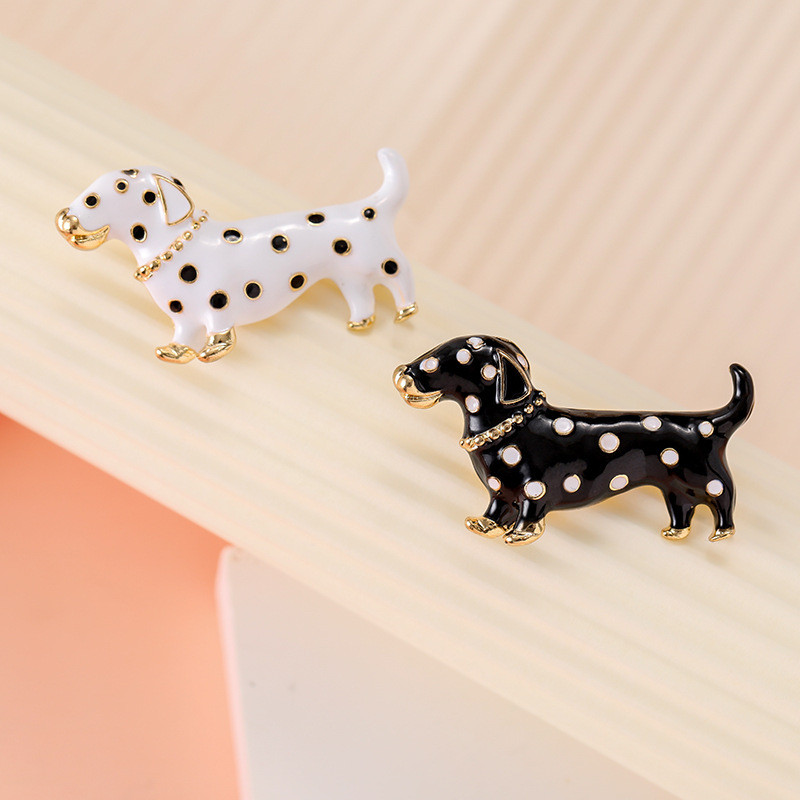 Slatka aluminijska emajl glazura Pjegavi pas koržaž Broš Svileni šal Dugmad Odjevni dodaci Kaput za djevojčice Torba Značka igle