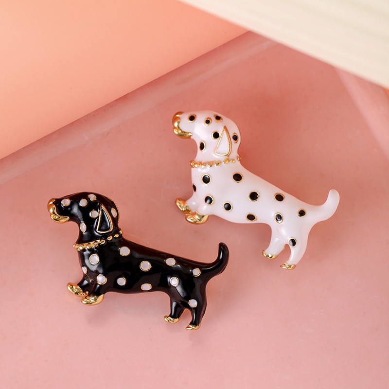 Slatka aluminijska emajl glazura Pjegavi pas koržaž Broš Svileni šal Dugmad Odjevni dodaci Kaput za djevojčice Torba Značka igle