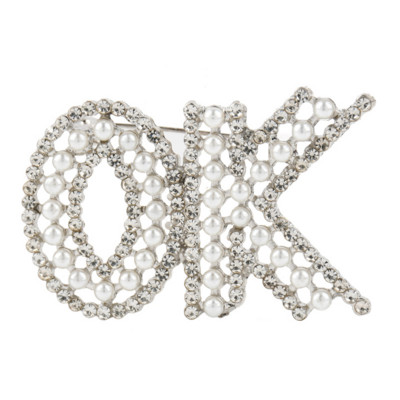 Perla 2 culori Literă OK Broșe pentru femei Cuvinte strălucitoare Litere Birou Broșă Casual Pin Cadouri