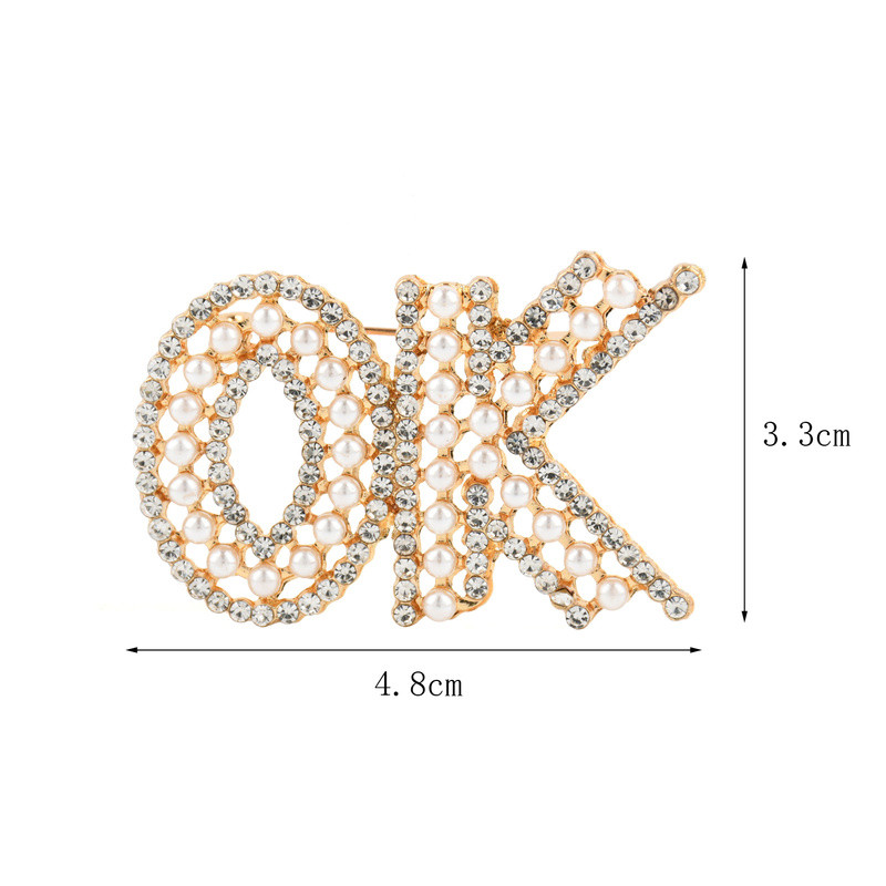 Perla 2 culori Literă OK Broșe pentru femei Cuvinte strălucitoare Litere Birou Broșă Casual Pin Cadouri