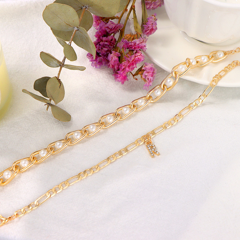 2vnt / rinkinys Madingi perlų karoliukai kulkšnių apyrankės moterims aukso spalvos krištolinės raidės pėdų grandinėlė moteriški paplūdimio sandalai kulkšnių papuošalai