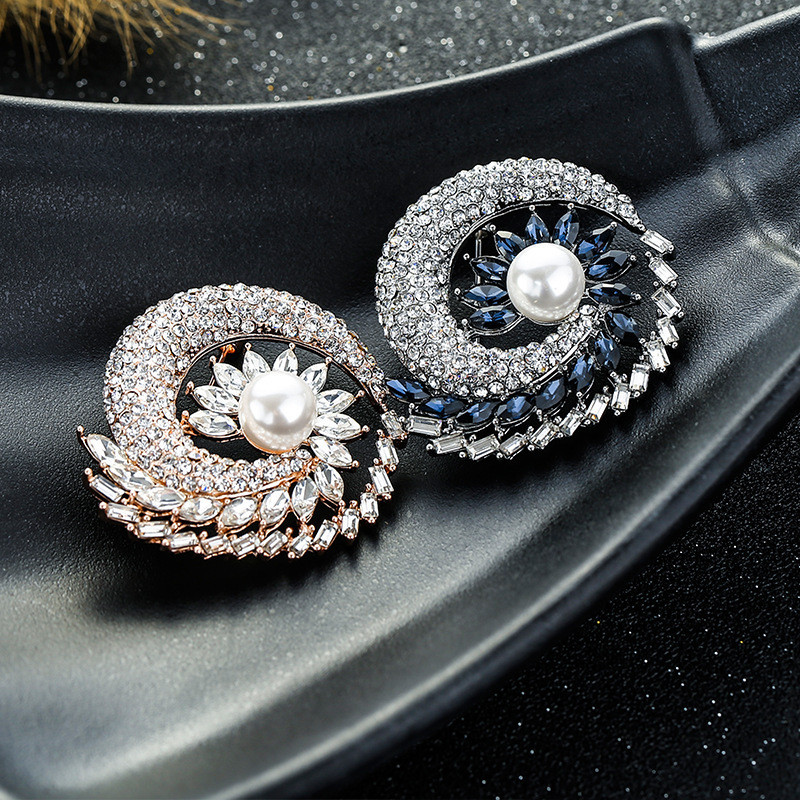 Xingyunday Fashion elegáns sötétkék/fehér kristály virágos bross nőknek Laday finom mikro burkolt cirkon ékszerek