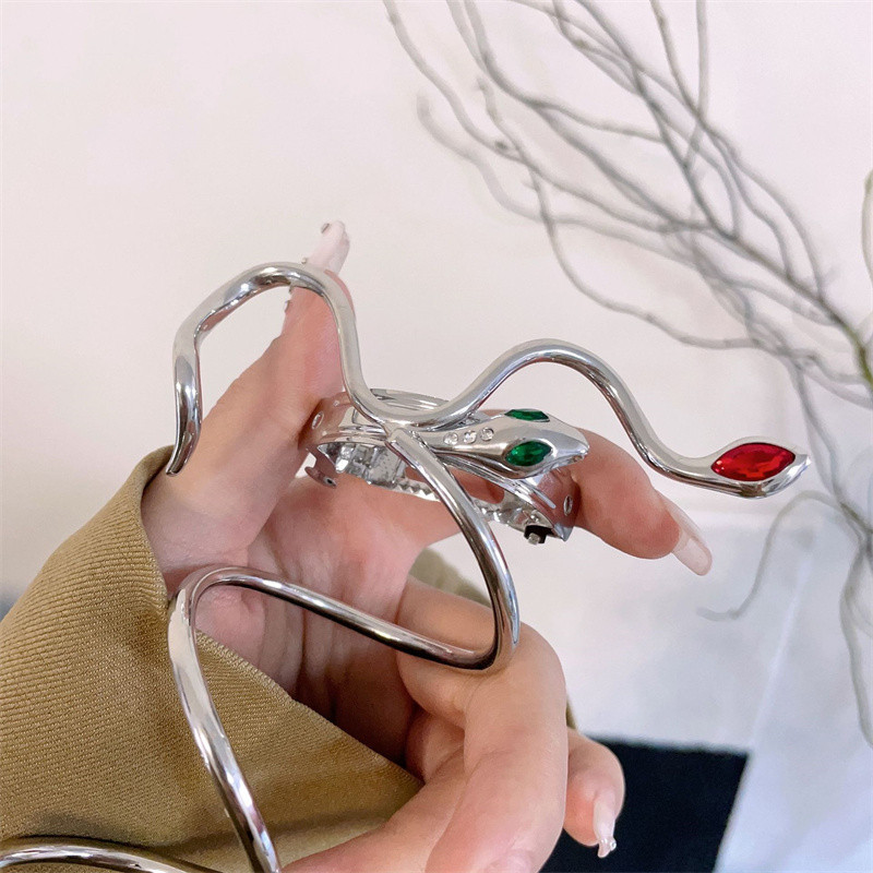 Agrafă de primăvară de șarpe 2022, clemă de păr înfășurată, șarpe, strass, metal, punk, accesorii pentru păr, bijuterii pentru femei