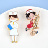Broșă emailă medicală de desene animate, ace de spital, formă de seringă pentru asistentă medicală, ace roz pentru fetiță, insigna pentru rever, accesorii de bijuterii